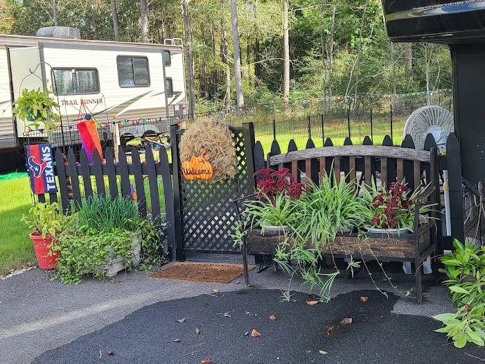 Lost Lake RV Park Picture 1