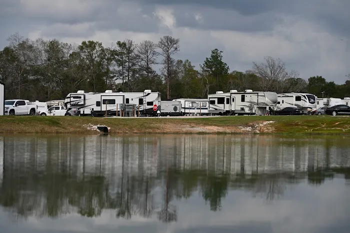 Lost Lake RV Park Picture 6