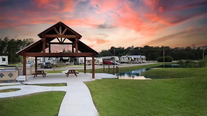 Four Oaks Village RV Park Picture 1
