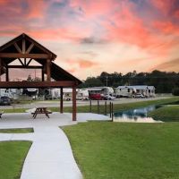 Four Oaks Village RV Park ico