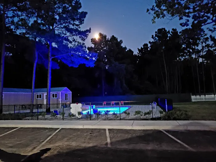 Four Oaks Village RV Park Picture 4
