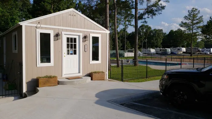 Four Oaks Village RV Park Picture 10