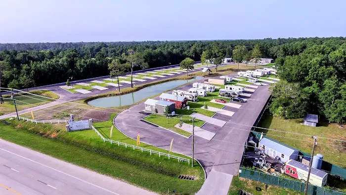 Four Oaks Village RV Park Picture 7