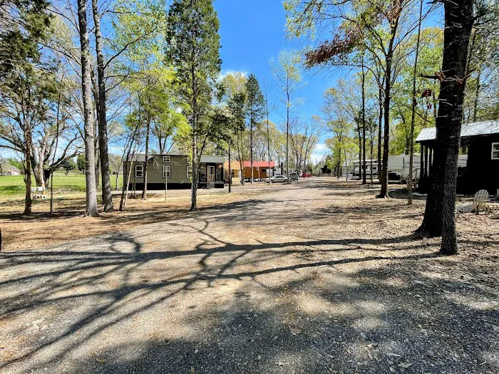 Los Pines Tiny Home & RV Community Picture 3