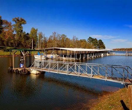 Big Al's Barefoot Bay