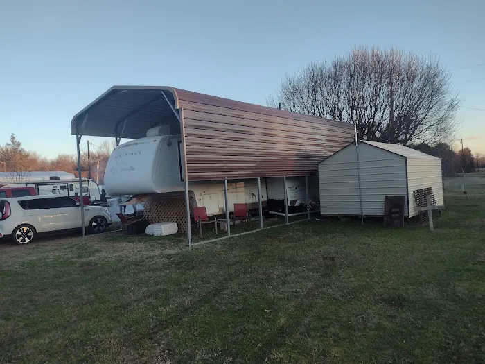 Tri-Lakes RV Park Picture 8