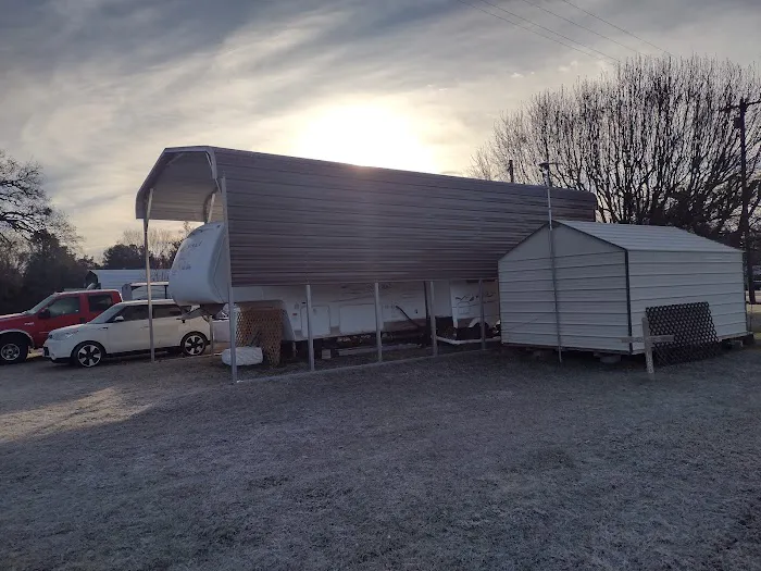 Tri-Lakes RV Park Picture 10