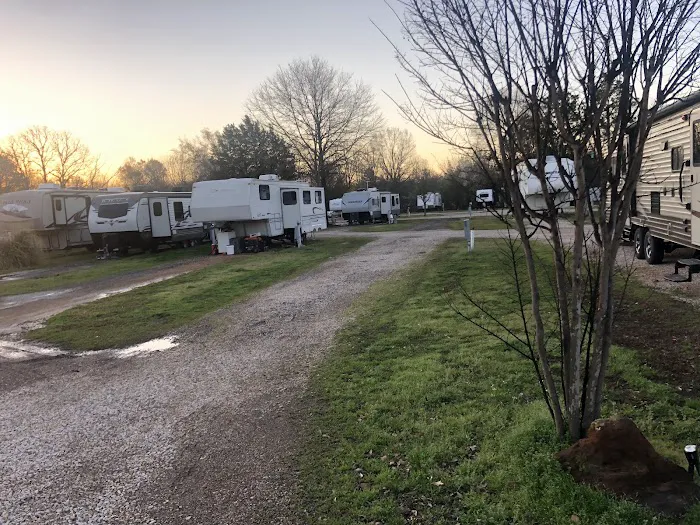 Ramblin Fever RV Park Picture 7