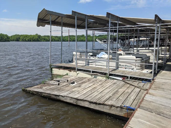 Joey's Moon Lake Marina Picture 1