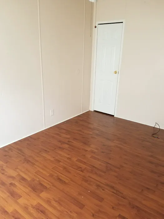 Edwards Pineridge Mobile Home Park Picture 8