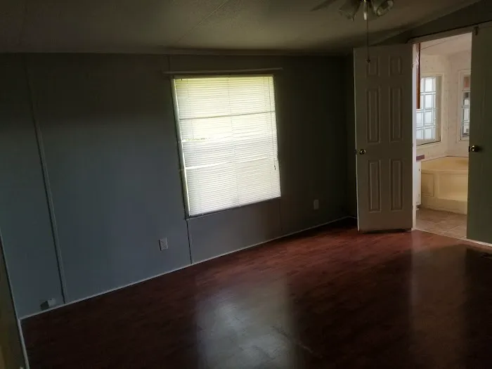 Edwards Pineridge Mobile Home Park Picture 1