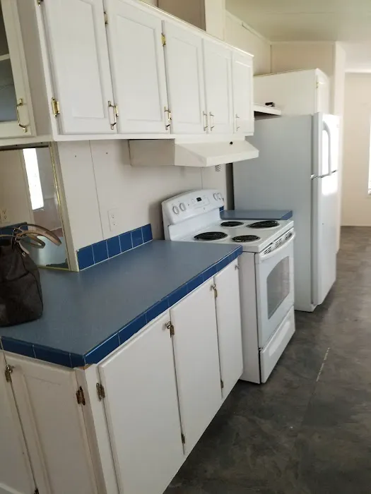 Edwards Pineridge Mobile Home Park Picture 2