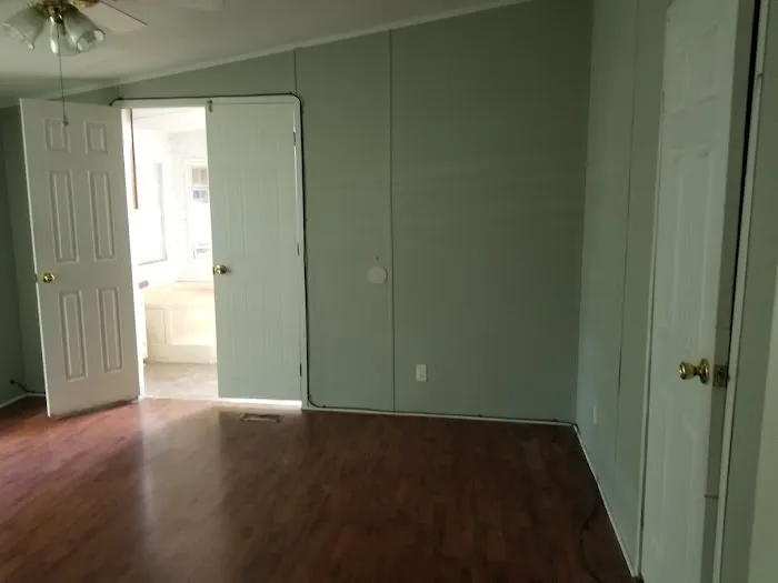 Edwards Pineridge Mobile Home Park Picture 10