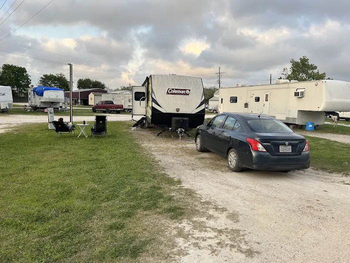 Redneck Rivera Picture 3