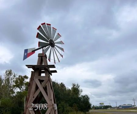 Sunrise Winnie RV Park & Storage