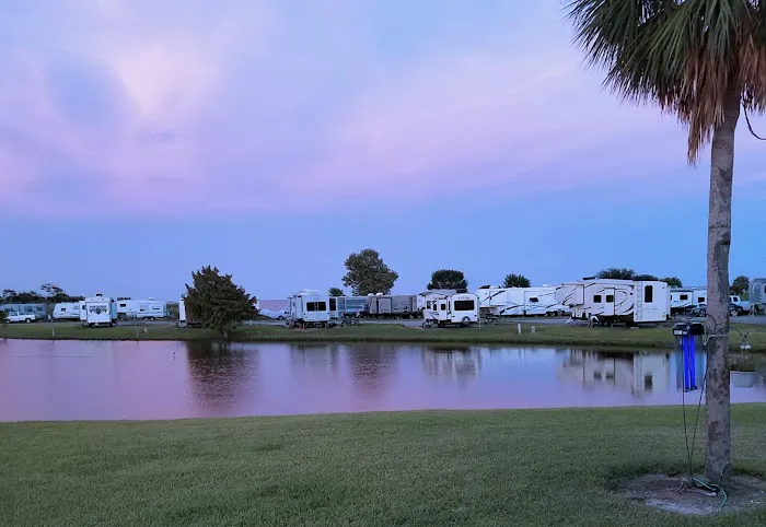 Pleasure Island RV Park Picture 8