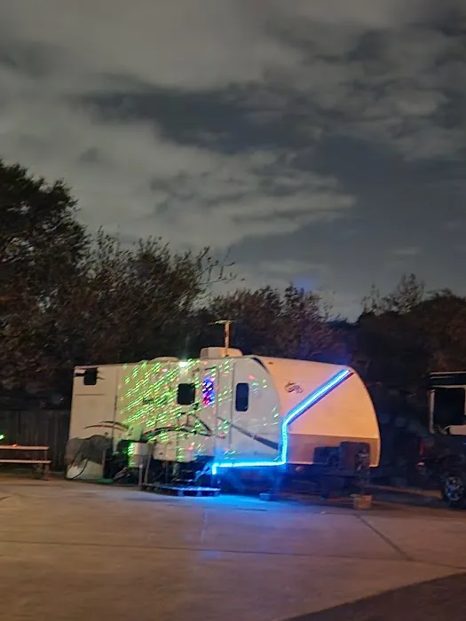 Groves RV Park Picture 1