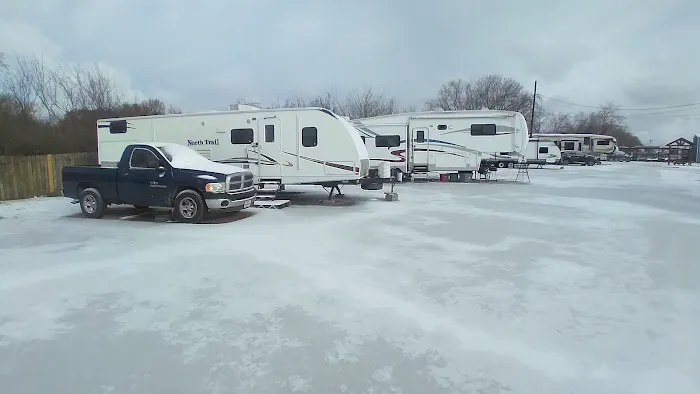 Groves RV Park Picture 2