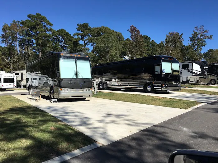 Majestic Pines RV Resort Picture 1