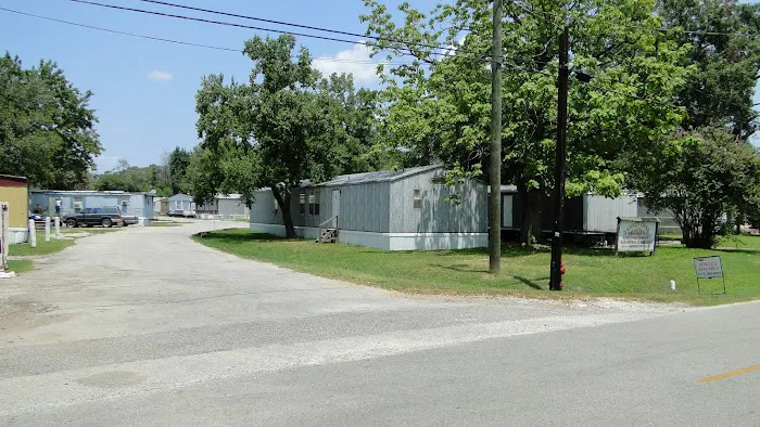 Shady Oaks RV & Mobile Home Park Picture 4