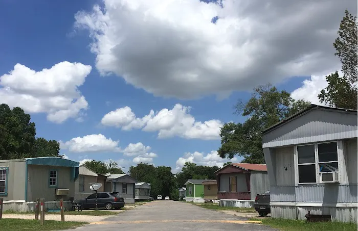 Shady Oaks RV & Mobile Home Park Picture 10