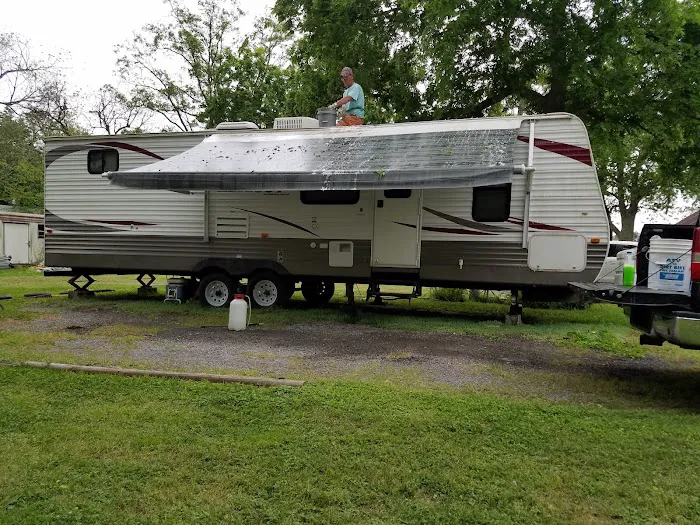 Rogers RV Park Picture 3