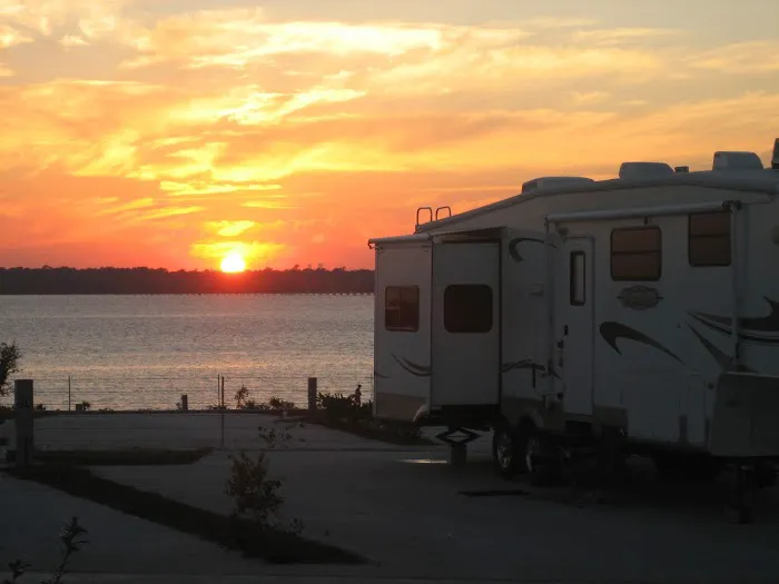 San Jacinto Riverfront RV Resort Picture 8