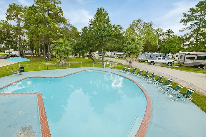 Houston Leisure RV Resort Picture 2