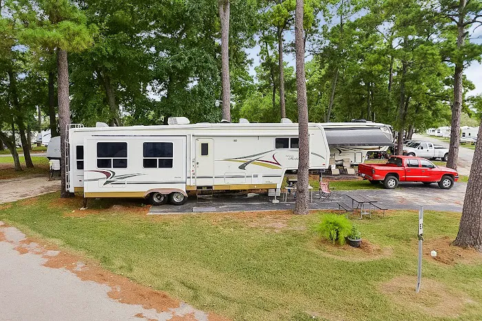 Houston Leisure RV Resort Picture 10