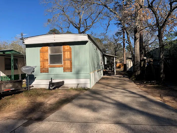 Woodland Hills Mobile Home Community Picture 3