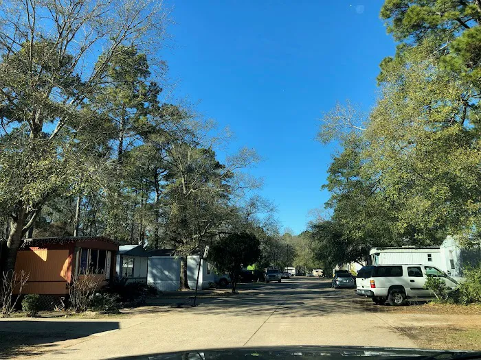 Woodland Hills Mobile Home Community Picture 6