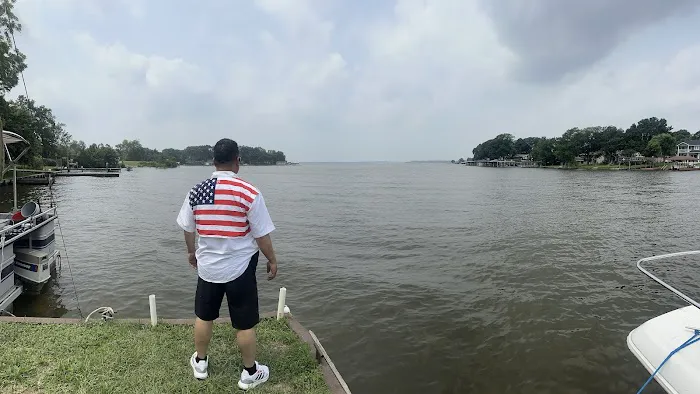 Willis RV Park and Extended Stay Cabins on Lake Conroe Picture 4