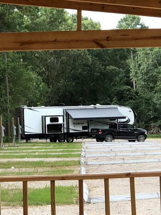 The Pines on Lake Conroe RV Park Picture 3