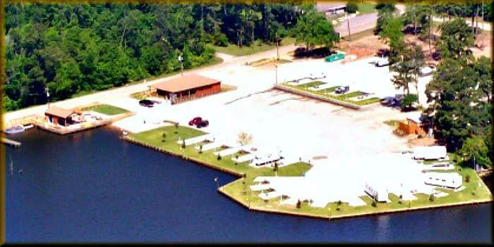Lochness Marina & RV Park Picture 3