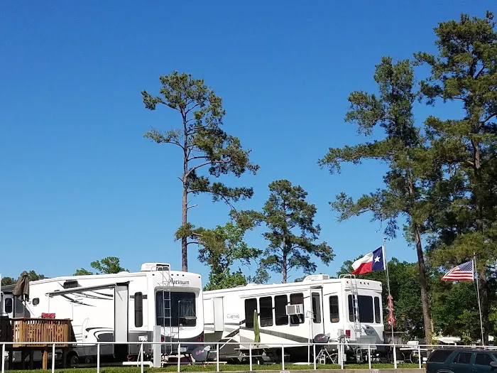 Lochness Marina & RV Park Picture 5