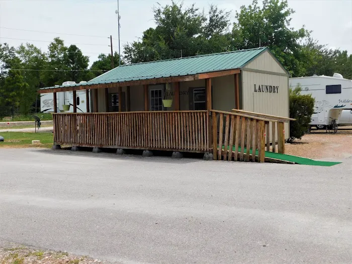 Woodland Lakes RV Park Picture 2
