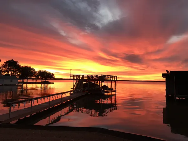 Cedar Creek Lake RV Park Picture 9