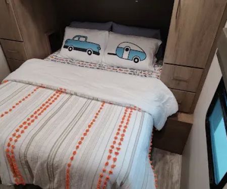 Peninsula Point RV & Tiny Home Luxury Resort