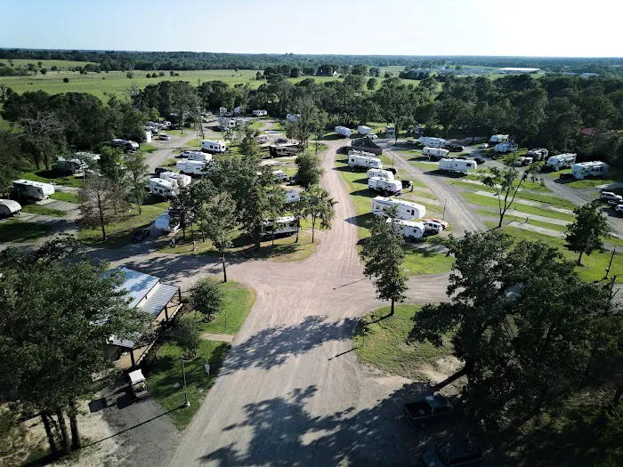 Rolling Oaks RV Park Picture 2