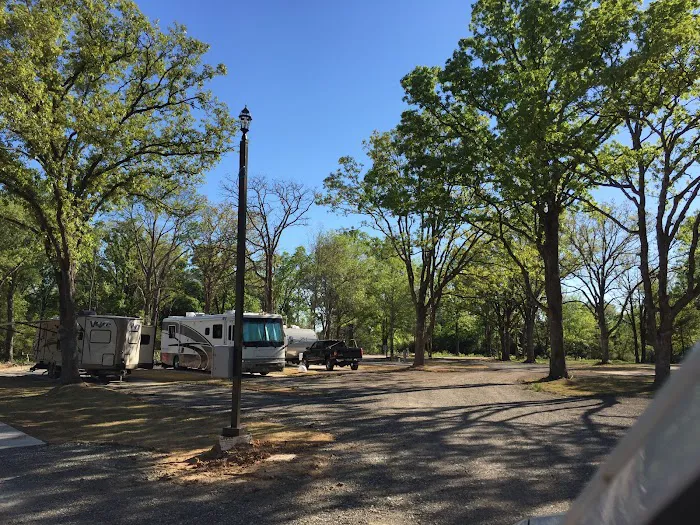 Rolling Oaks RV Park Picture 10