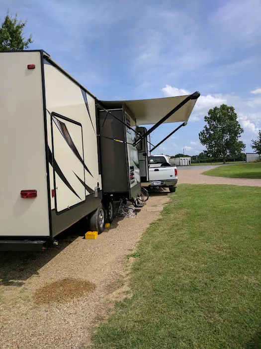 West Cedar Creek RV Park Picture 4