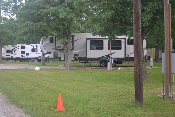 Lonestar RV Park Picture 9