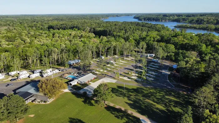 The Pines RV & Cabin Resort Picture 8