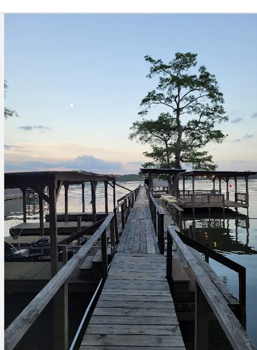 Tom Bell's rv park, boat landing and trailer rentals Picture 2