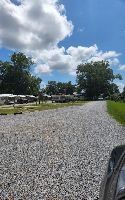 Tom Bell's rv park, boat landing and trailer rentals Picture 7