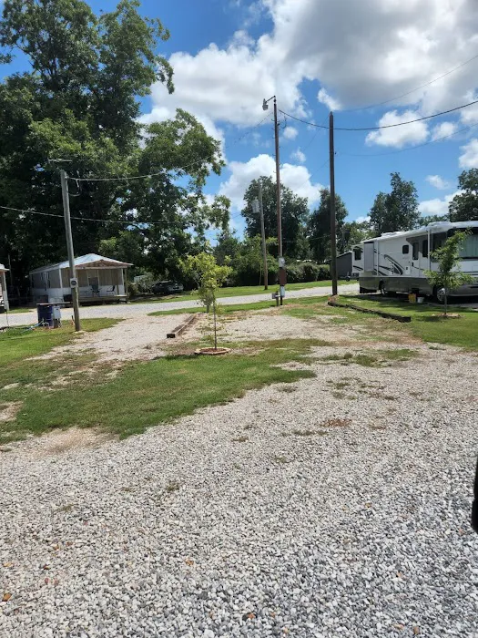 Tom Bell's rv park, boat landing and trailer rentals Picture 10