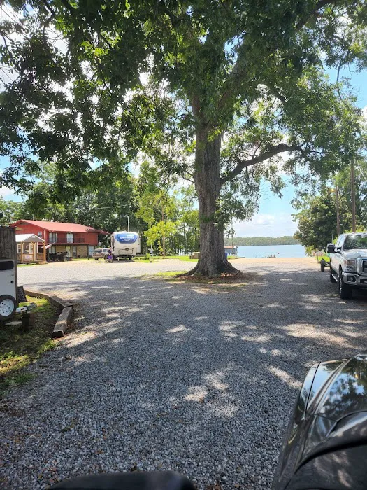 Tom Bell's rv park, boat landing and trailer rentals Picture 8