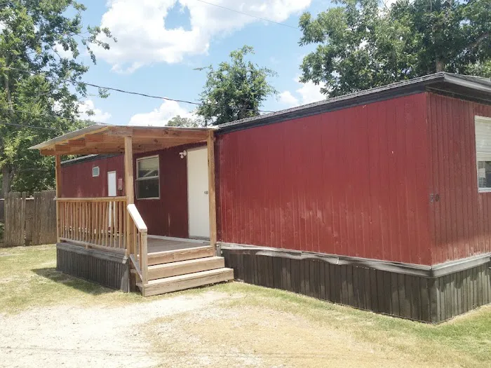 Lakeside RV & Mobile Home Park Picture 2