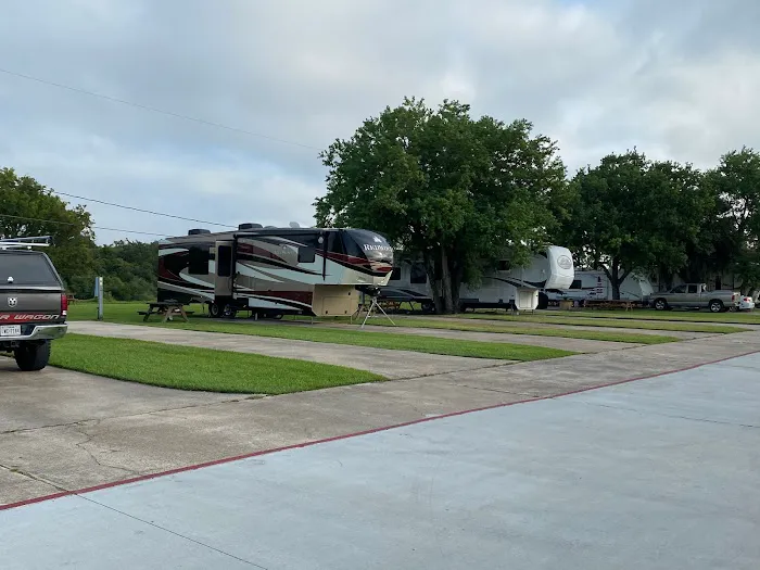 Galveston Bay RV Resort Picture 5