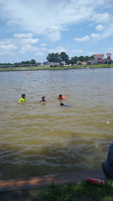 Lake Conroe RV Resort Picture 6